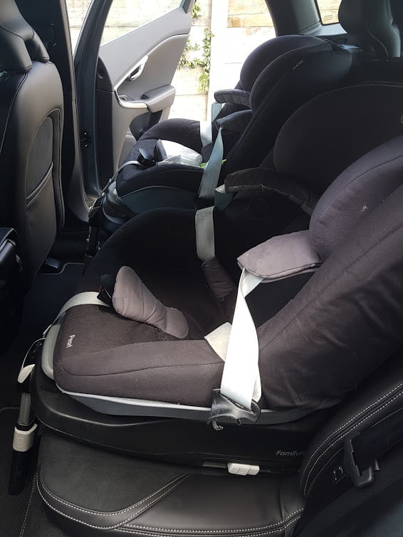 V40 with car seats