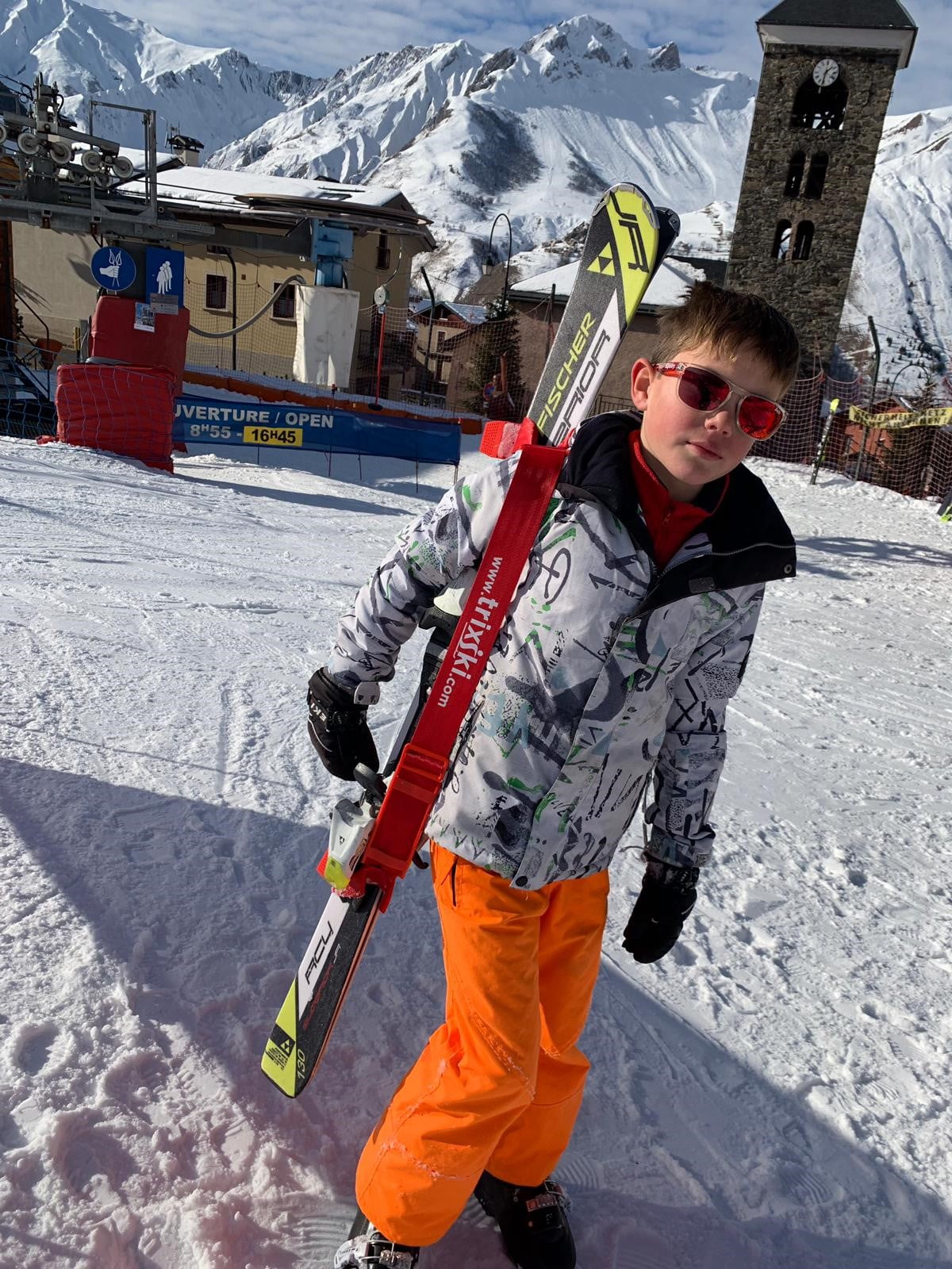 Carrying your skis with ease Mummy Fever