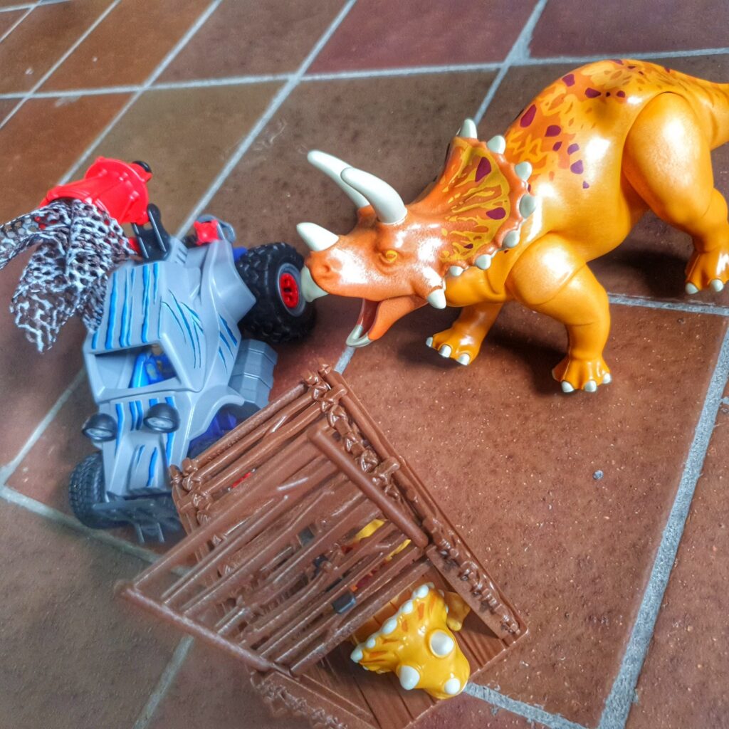 Dinosaur store playmobil argos