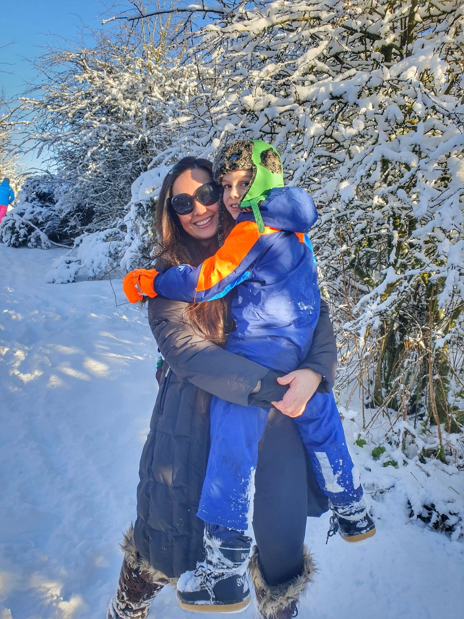 Winter Hiking Essentials: 4 Must-Have Items for a Safe and Enjoyable  Adventure - Mummy Fever