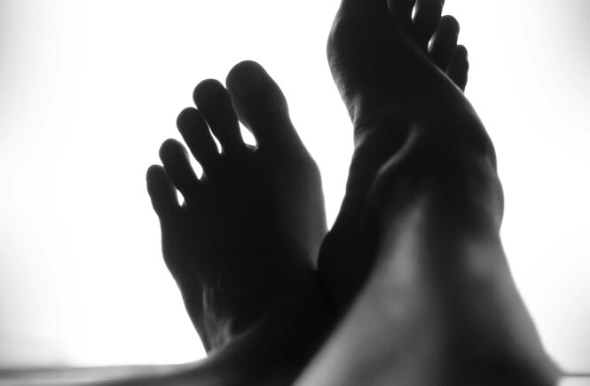 magnesium oil on feet